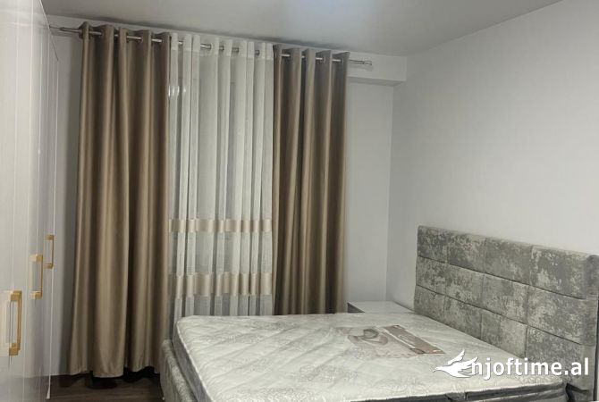 Shtepi me qera 2+1 ne Tirane - 754 Euro