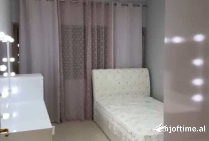 Shtepi me qera 2+1 ne Tirane - 70,300 Leke