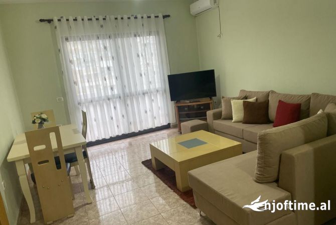 Shtepi me qera 1+1 ne Tirane - 40,030 Leke