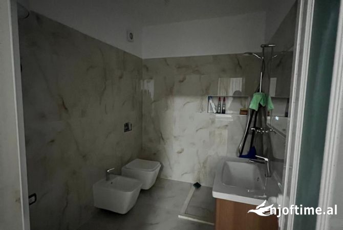 Shtepi me qera 2+1 ne Tirane - 756 Euro