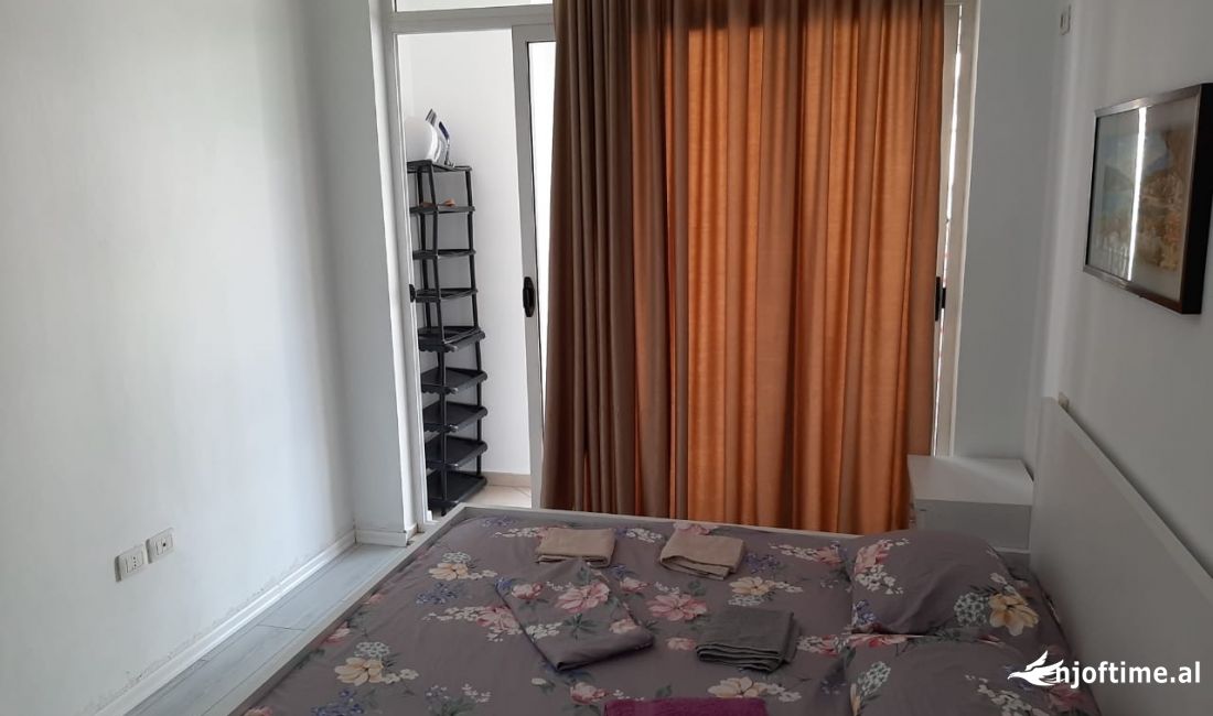 Shtepi me qera Apartament ne Tirane, 1+1, Mobilimi E mobiluar, Pagesa 651  Euro.