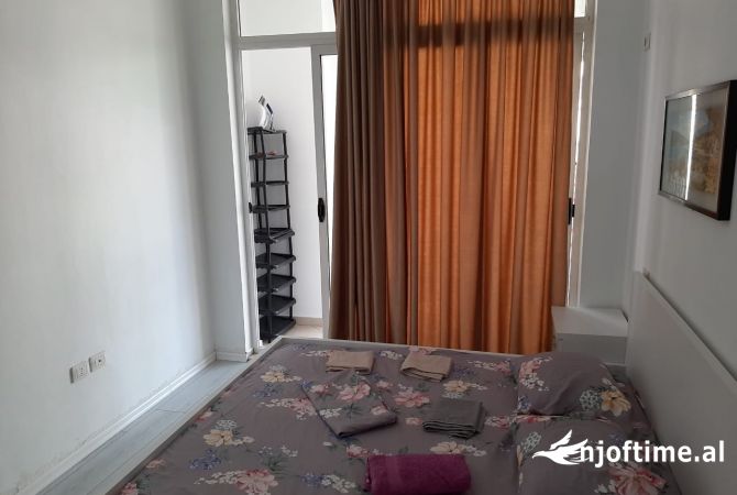 Kika 2 jepet me qera apartament