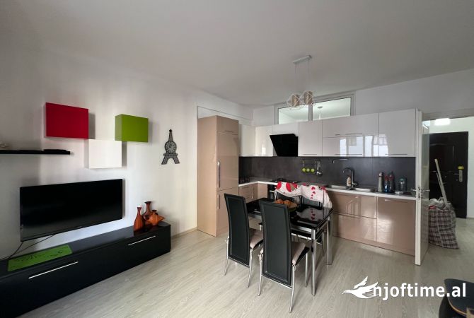 Shtepi me qera 2+1 ne Tirane - 45,100 Leke