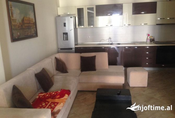 Shtepi me qera 1+1 ne Tirane - 353 Euro