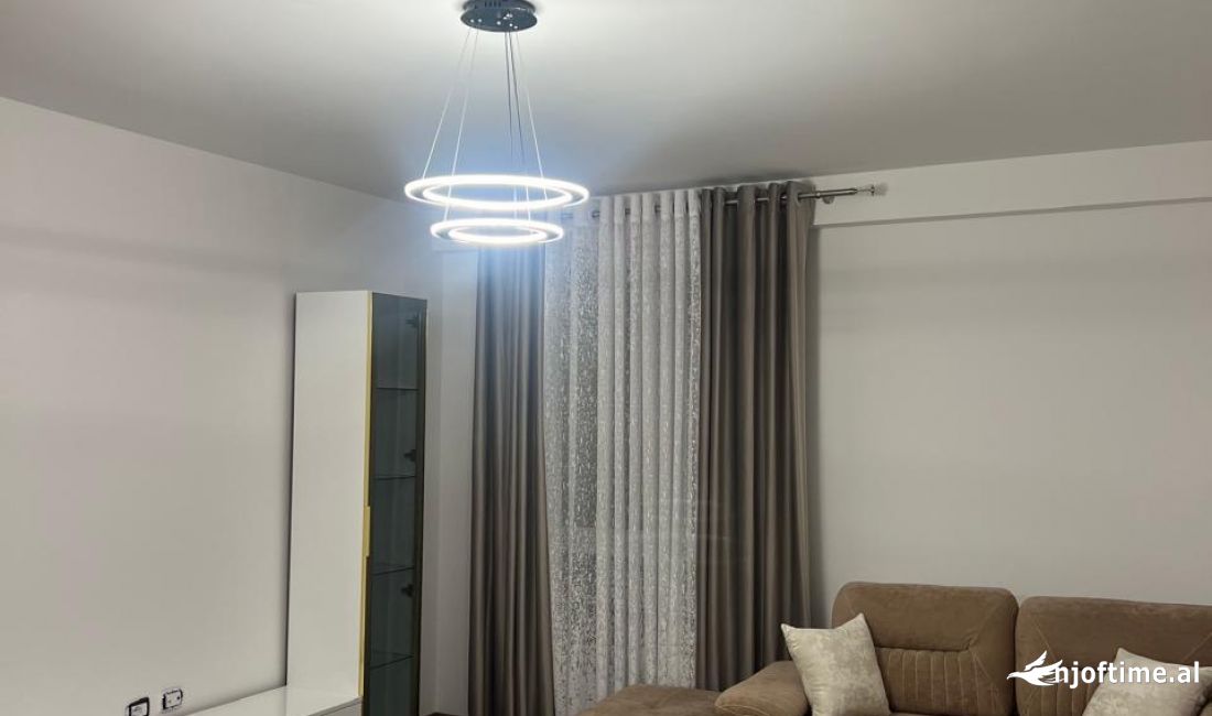 Shtepi me qera Apartament ne Tirane, 2+1, Mobilimi E mobiluar, Pagesa 700  Euro.