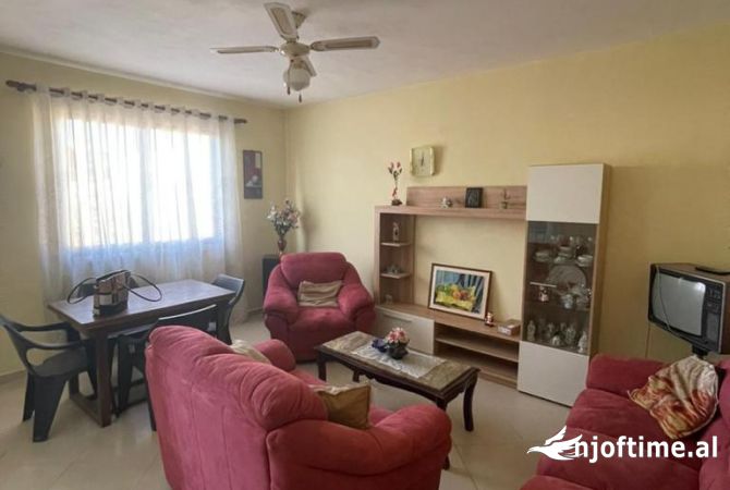 Shtepi me qera 2+1 ne Tirane - 40,111 Leke