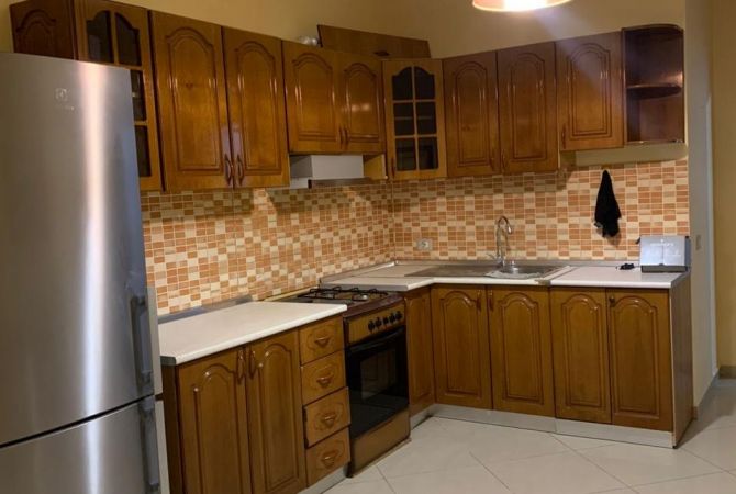 Shtepi me qera 1+1 ne Tirane - 40,150 Leke