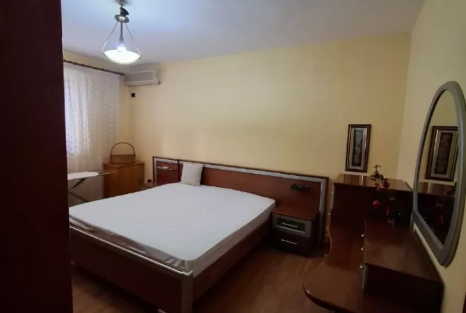 Shtepi me qera 2+1 ne Tirane - 60,000 Leke