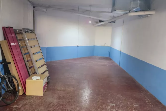 Ambient biznesi me qera 4+1 ne Tirane - 30,000 Leke