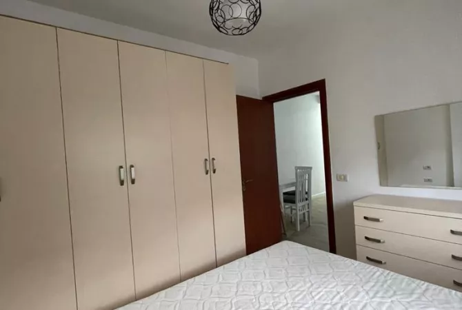 Shtepi me qera 1+1 ne Tirane - 43,000 Leke