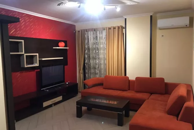 Shtepi me qera 2+1 ne Tirane - 450 Euro