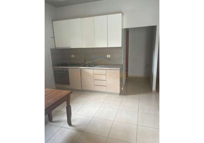 Shtepi ne shitje Apartament ne Vlore, Garsoniere, Mobilimi E mobiluar, Pagesa 75,000  Euro.