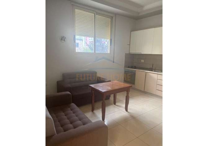 Shtepi ne shitje Apartament ne Vlore, Garsoniere, Mobilimi E mobiluar, Pagesa 75,000  Euro.