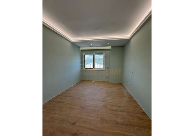 Shtepi ne shitje Apartament ne Vlore, 2+1, Mobilimi Bosh, pa mobiluar, Pagesa 220,000  Euro.