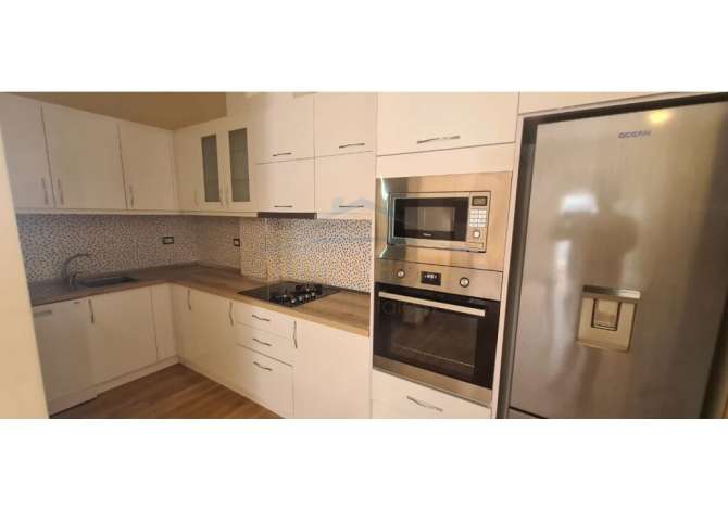 Shtepi ne shitje Apartament ne Vlore, 3+1, Mobilimi E mobiluar, Pagesa 170,000  Euro.