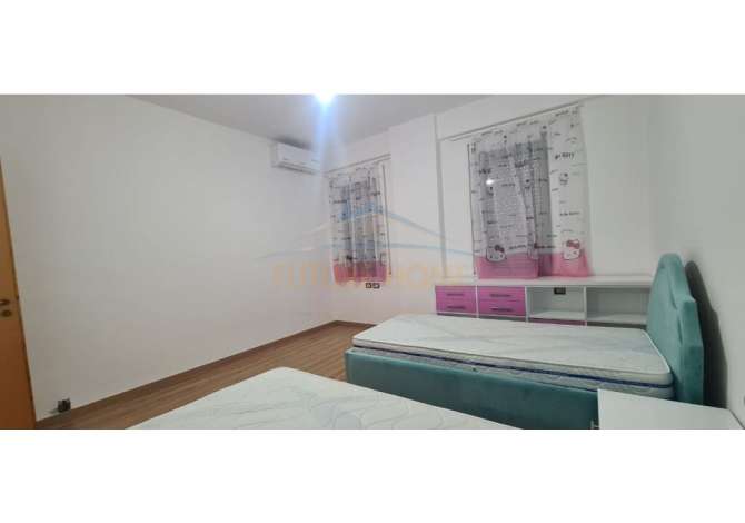 Shtepi ne shitje Apartament ne Vlore, 3+1, Mobilimi E mobiluar, Pagesa 170,000  Euro.