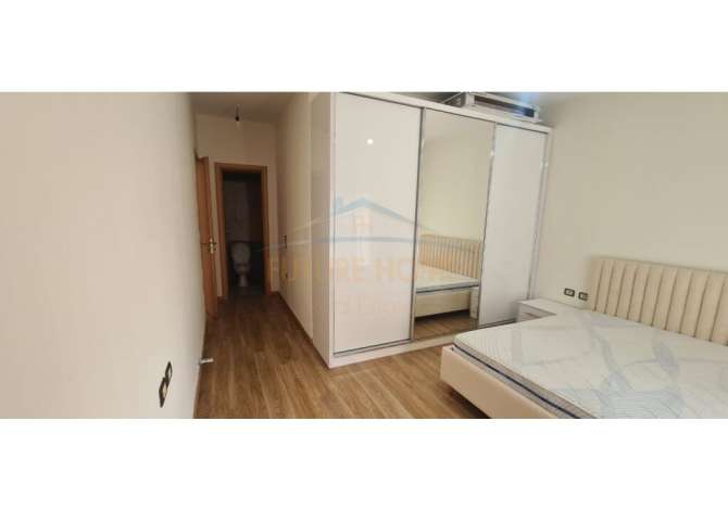 Shtepi ne shitje Apartament ne Vlore, 3+1, Mobilimi E mobiluar, Pagesa 170,000  Euro.