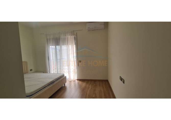 Shtepi ne shitje Apartament ne Vlore, 3+1, Mobilimi E mobiluar, Pagesa 170,000  Euro.