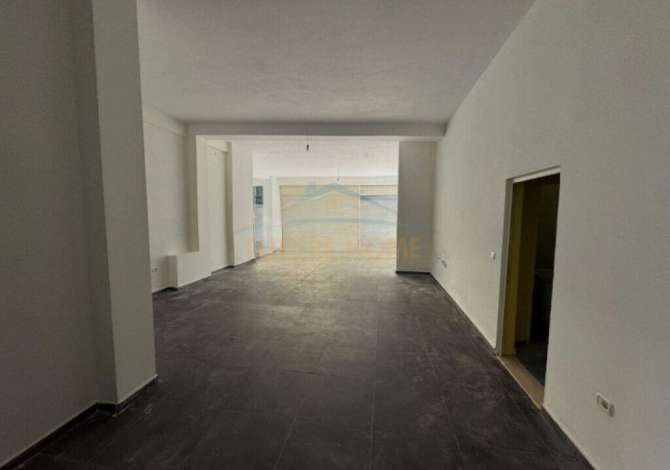 Ambient biznesi me qera 1+1 ne Vlore - 3,000 Euro