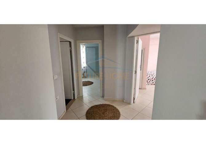 Shtepi ne shitje Apartament ne Vlore, 3+1, Mobilimi E mobiluar, Pagesa 140,000  Euro.