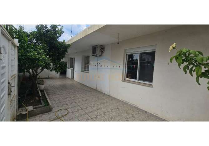 Shtepi ne shitje Apartament ne Vlore, 3+1, Mobilimi E mobiluar, Pagesa 140,000  Euro.