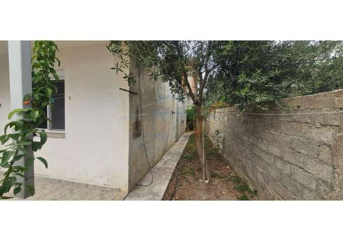 Shtepi ne shitje Apartament ne Vlore, 3+1, Mobilimi E mobiluar, Pagesa 140,000  Euro.