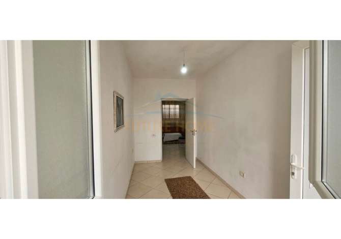 Shtepi ne shitje Apartament ne Vlore, 3+1, Mobilimi E mobiluar, Pagesa 140,000  Euro.