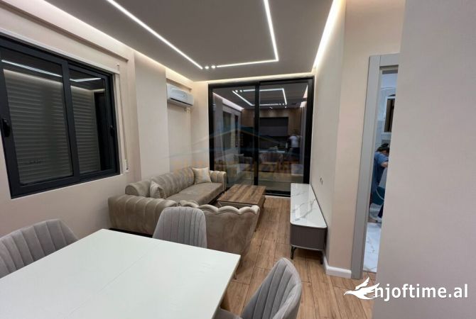 Shtepi ne shitje Apartament ne Vlore, 1+1, Mobilimi E mobiluar, Pagesa 140,000  Euro.