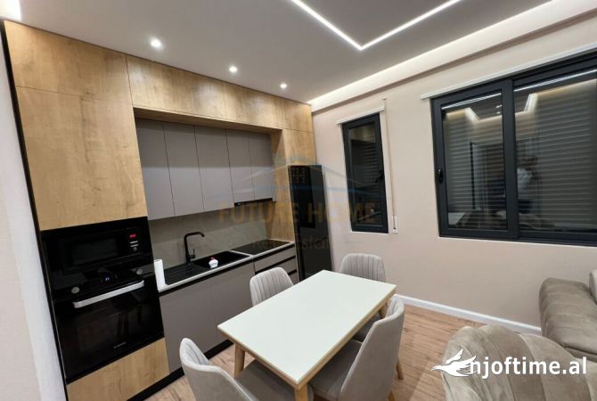 Shtepi ne shitje Apartament ne Vlore, 1+1, Mobilimi E mobiluar, Pagesa 140,000  Euro.