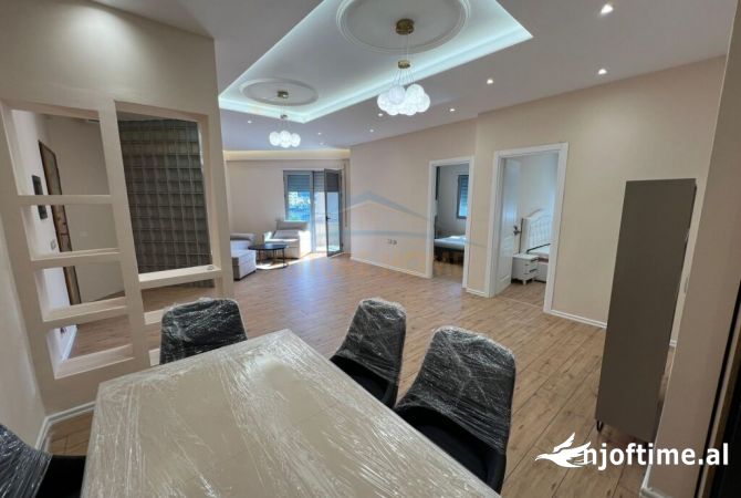 Shtepi ne shitje Apartament ne Vlore, 2+1, Mobilimi E mobiluar, Pagesa 172,000  Euro.