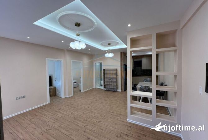 Shtepi ne shitje Apartament ne Vlore, 2+1, Mobilimi E mobiluar, Pagesa 172,000  Euro.