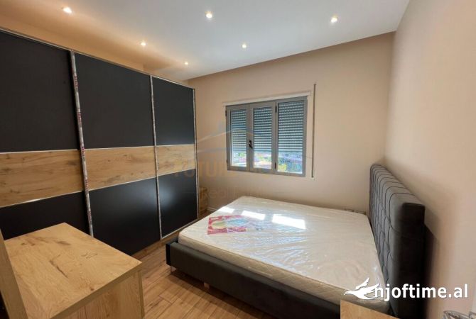 Shtepi ne shitje Apartament ne Vlore, 2+1, Mobilimi E mobiluar, Pagesa 172,000  Euro.