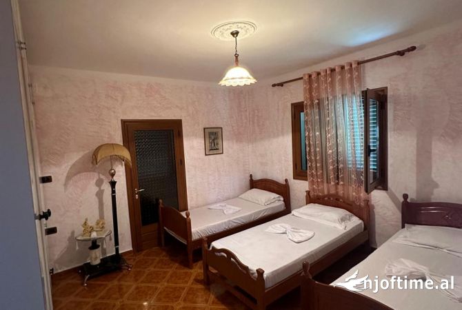 Shtepi me qera Shtepi Private ne Vlore, 3+1, Mobilimi E mobiluar, Pagesa 400  Euro.