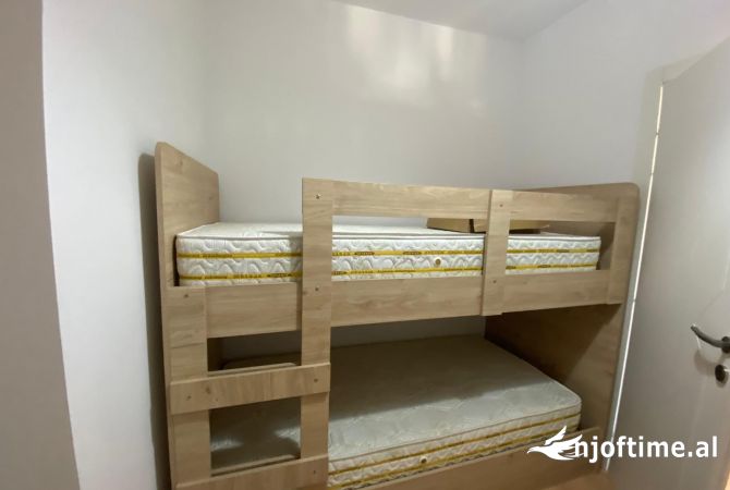 Shtepi me qera Apartament ne Vlore, 1+1, Mobilimi E mobiluar, Pagesa 400  Euro.