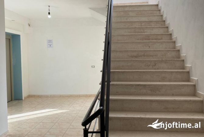 Shtepi me qera Apartament ne Vlore, 1+1, Mobilimi E mobiluar, Pagesa 400  Euro.