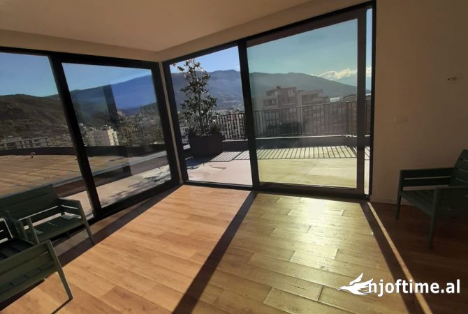 Shtepi ne shitje Apartament ne Vlore, 2+1, Mobilimi Bosh, pa mobiluar, Pagesa 650,000  Euro.