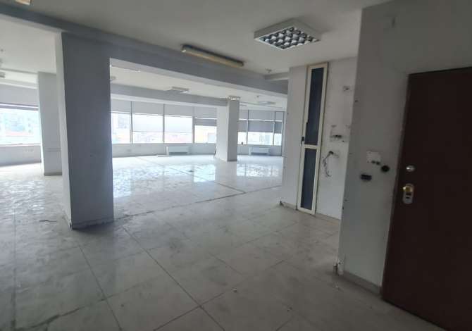 Ambient biznesi me qera 3+1 ne Tirane - 5,000 Euro