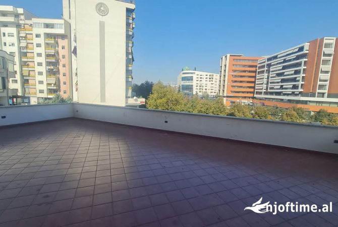 Ambient biznesi ne shitje 3+1 ne Tirane - 270,000 Euro
