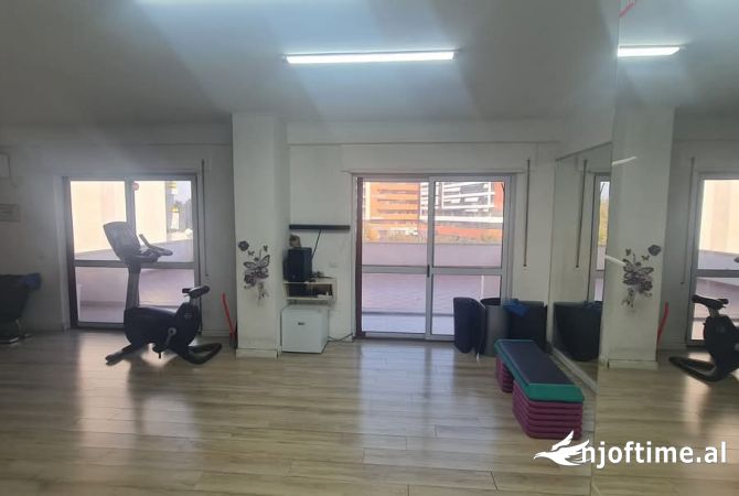 Ambient biznesi ne shitje 3+1 ne Tirane - 270,000 Euro
