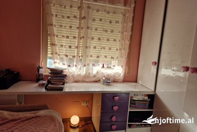 Mobilje dhe Elektroshtepiake  ne Tirane - 300 Euro