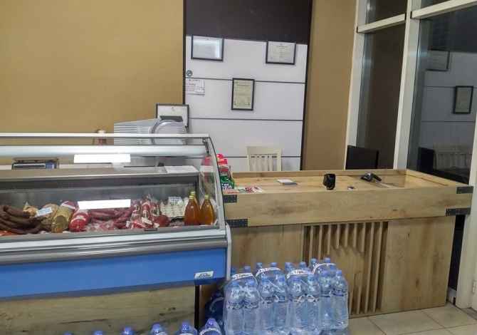 Shiten Frigorifer Mural dhe paisje supermarketi