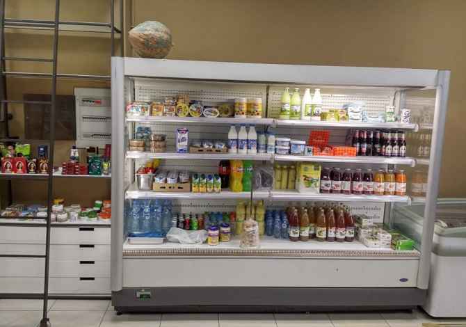 Shiten Frigorifer Mural dhe paisje supermarketi