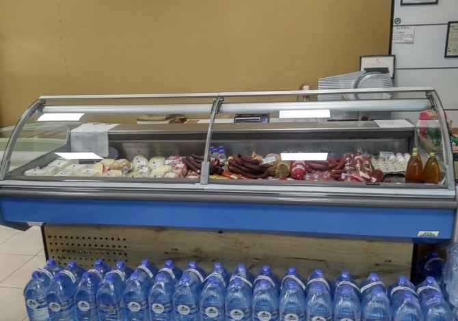 Shiten Frigorifer Mural dhe paisje supermarketi
