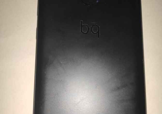 Shitet telefon per pjese kembimi