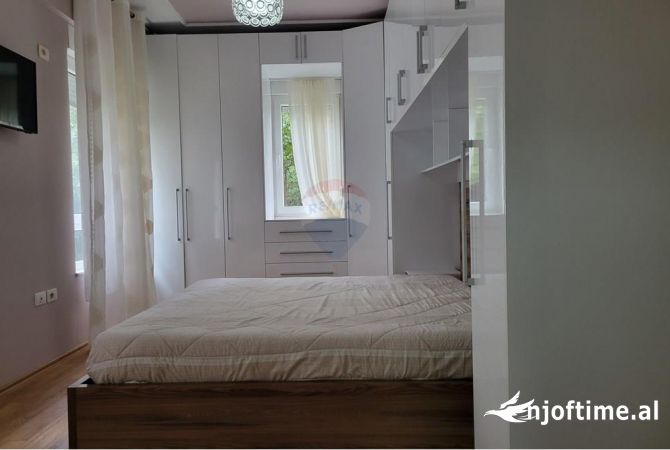 Shtepi me qera 2+1 ne Tirane - 700 Euro
