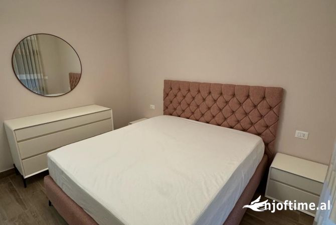 Shtepi me qera Apartament ne Tirane, 1+1, Mobilimi E mobiluar, Pagesa 750  Euro.