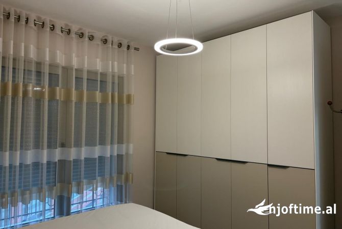 Shtepi me qera Apartament ne Tirane, 1+1, Mobilimi E mobiluar, Pagesa 750  Euro.
