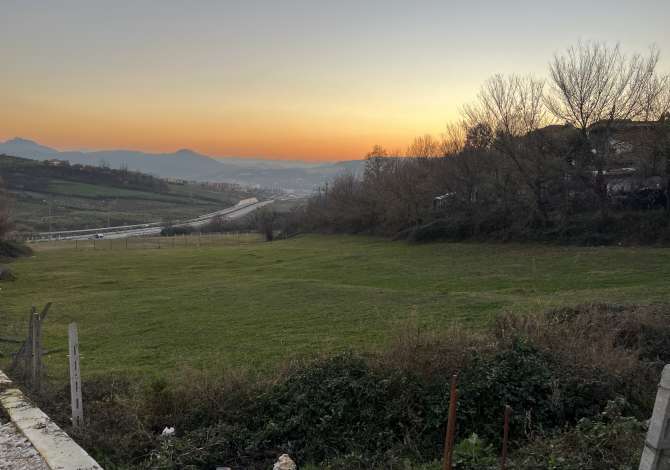 Truall ose Toke ne Tirane - 405,000 Euro