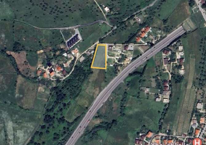 Truall ose Toke ne Tirane - 405,000 Euro