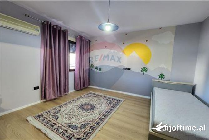 Shtepi me qera Apartament ne Tirane, 2+1, Mobilimi E mobiluar, Pagesa 800  Euro.